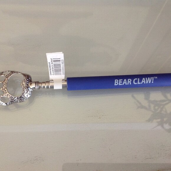 Bear Claw  Extendable  Back Scratcher - Picture 2 of 4